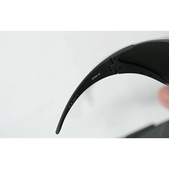 Gentle Monster Mugler Spiral 01 Sunglasses in Black